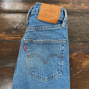 LEVI Ribcage Cropped Bootcut Women's Jeans
Color: Jazz Icon